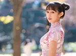 劈瓦正妹《堀江聖夏》職業女主播身穿旗袍變身「真人版春麗」徒手劈開20片瓦磚敲猛❤