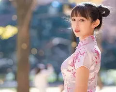 劈瓦正妹《堀江聖夏》職業女主播身穿旗袍變身「真人版春麗」徒手劈開20片瓦磚敲猛❤