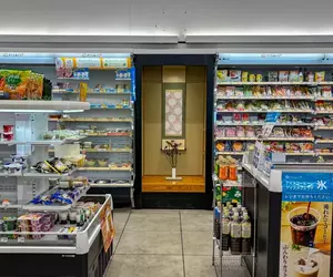 《特色便利商店Sakuramikura》在貨架設置床之間爆紅 全日本只有群馬這裡看得到