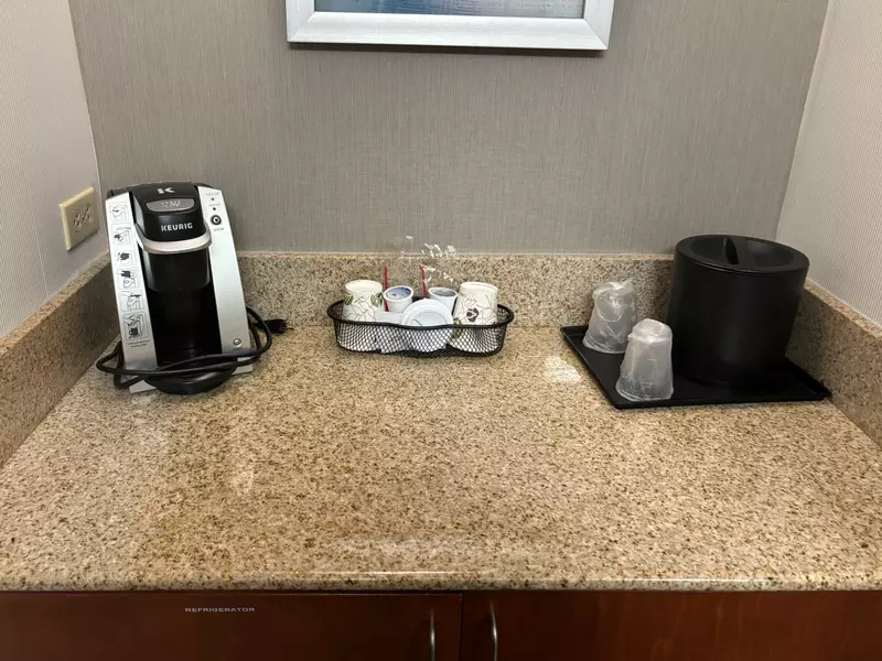 《視力測驗》日本網友驚覺結婚戒指不見了 苦苦找了40分鐘才發現近在眼前