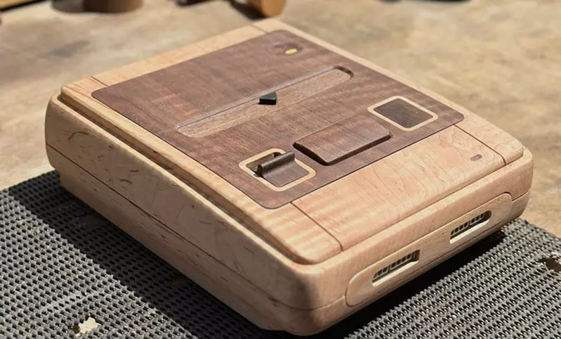 網友製作《木質超級任天堂主機外殼》這不是有點厲害而是超級厲害的水準惹