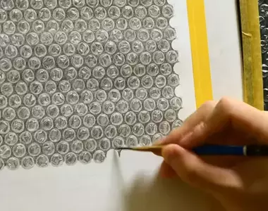 鉛筆畫家手繪泡泡紙作品 五年前分享在YT沒爆!結果五年後貼到推特(X)上結果來個大反轉