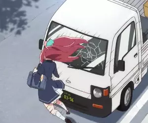 《被車撞上癮的人》出車禍後想再次體驗撞飛的快感？日本網友們提供她各種解方