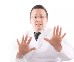 急救外科醫生也搞不定的事情 就是將黏在一起的餃子給完美的分開(什麼！？)