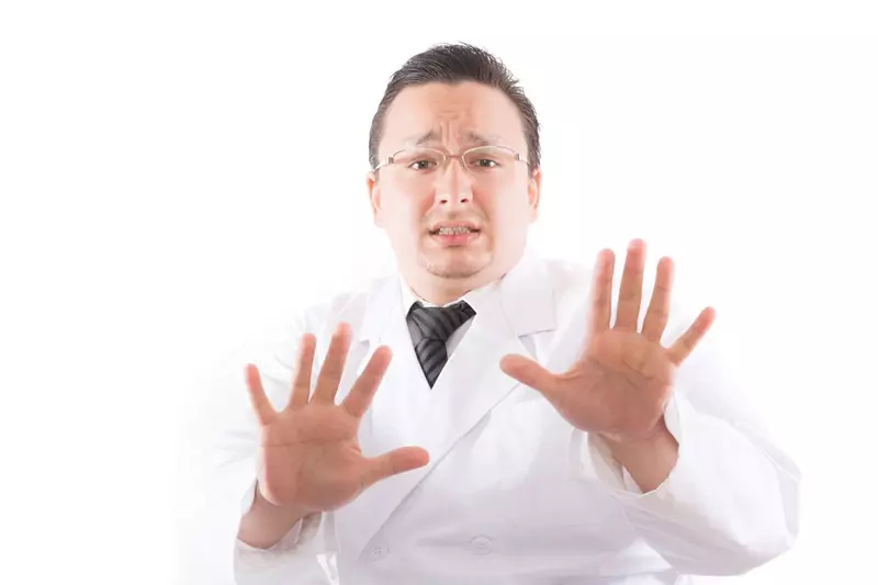 急救外科醫生也搞不定的事情 就是將黏在一起的餃子給完美的分開(什麼！？)