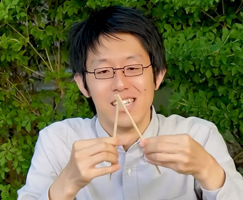 《全自動切割竹筷機》幫你漂亮將竹筷分離的機器