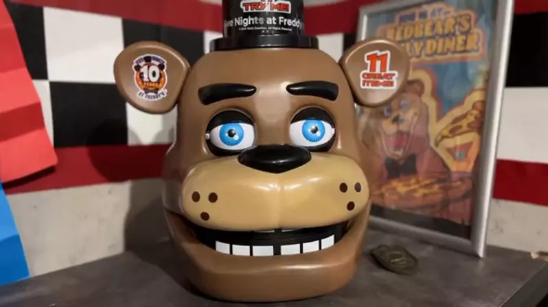 《佛萊迪餐館之五夜驚魂》遊戲中最危險的人偶「費斯熊佛萊迪」的趣味周邊