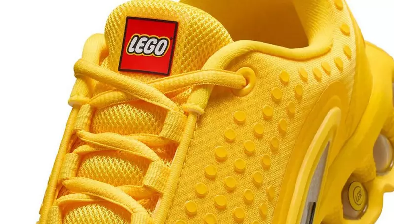 《樂高XNike》合作推出首款聯名鞋,一雙別人踩了還會痛到對方的鞋子(誤) 《樂高XNike》合作推出首款聯名鞋,一雙別人踩了還會痛到對方的鞋子(誤)