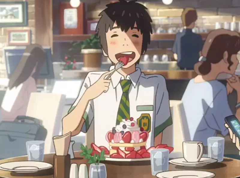 《你的名字》日本網友批評電影亂演 男高中生才不會花大錢吃鬆餅？