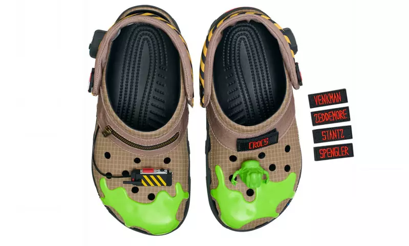 《CrocsＸ魔鬼剋星》夏天穿出門保證阿飄都不敢靠近的終極聯名鞋款(誤)