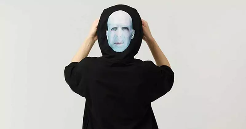 《graniphＸ哈利波特》聯手推出佛地魔短袖帽T，等紅燈的時候最怕看見的後腦勺出現惹(怕)