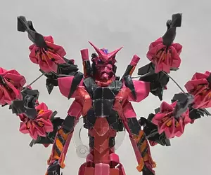 網友製作《GQuuuuuuX》以及《紅色鋼彈》的摺紙模型 突破極限的驚人手工技藝出現