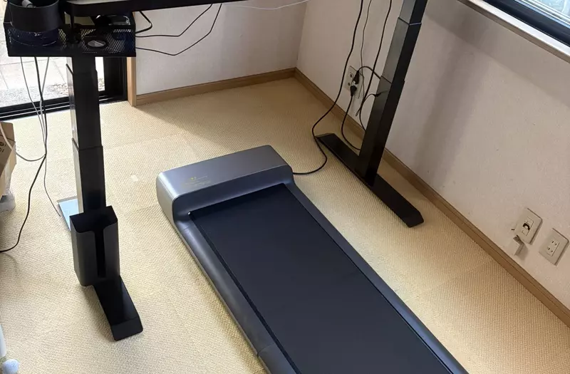 《邊開會邊走路》日本網友大推辦公桌下擺跑步機 據說可以大大提升工作效率？