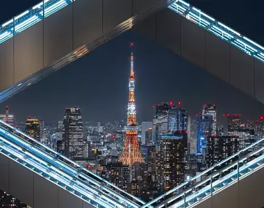 《炎上攝影作品》從電扶梯縫隙看到東京鐵塔?其實是合成讓攝影師被罵爆了