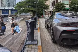 《開超跑把妹》男人總是抱有這種幻想 然而現實對超跑感興趣的也都是男人