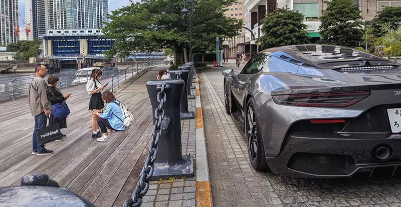 《開超跑把妹》男人總是抱有這種幻想 然而現實對超跑感興趣的也都是男人