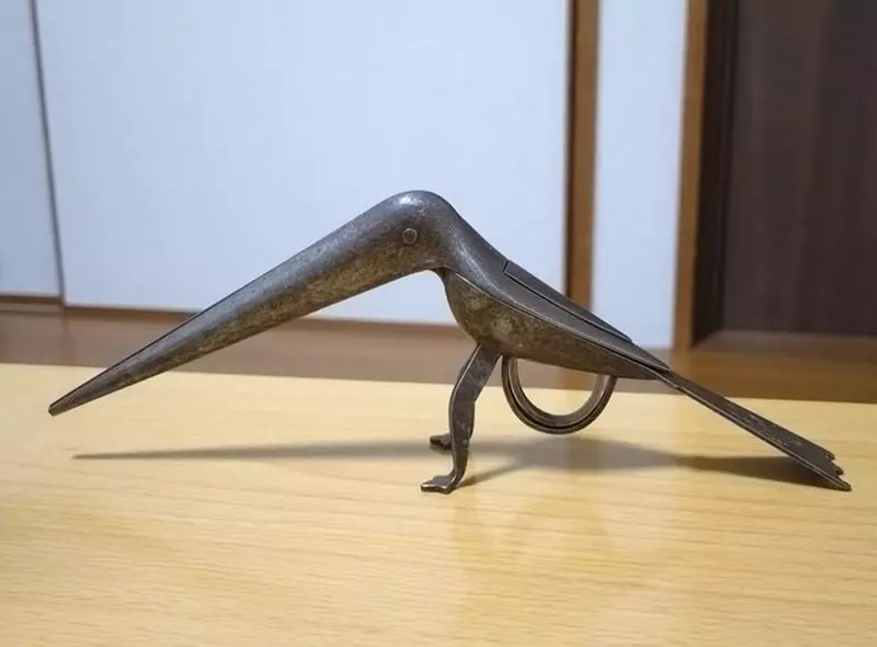 網友在《HARDOFF 海德沃福》花1000日幣買下的東西，奇特的外觀還有讓你意想不到的作用