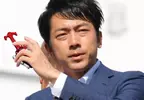 《小泉進次郎惡搞素材》助選姿勢超像假面騎士變身？日本網友掀起改圖大賽了