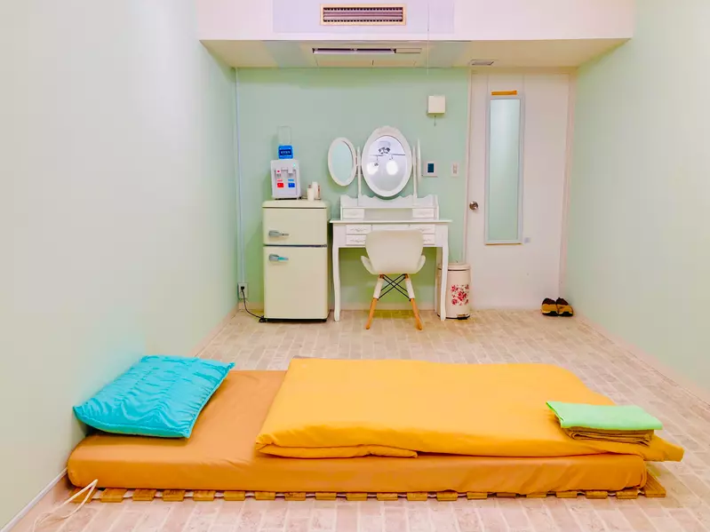 《看起來很假的飯店》超像是場景模型或是攝影棚？日本網友都不相信這是真的