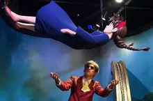 穆斯卡亂入日本吉卜力公園 接住從天空墜落的少女希達，這肯定有什麼壞壞的劇情要展開吧(笑)