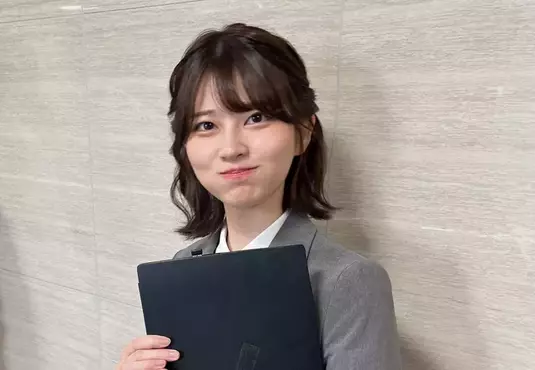 日本最美上班族爆紅《荒木佐保里》一瞬間成為全球最多人求婚的對象