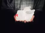 卡普空推出《奇怪龍造型小夜燈》是我內心汙濁總覺得這東西長得像飛機杯嗎？