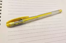 讓寫不出來的原子筆復活的方法 原來在筆芯那邊塞個小東西就可以惹！？