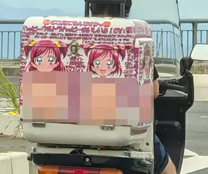 《光之美少女痛機車》全裸上路惡名昭彰 跑到Comic Market被取締讓網友拍手叫好
