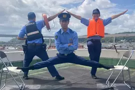 長崎縣警招募官方圖 直接一個劈腿下去告訴網友我們在徵人 長崎縣警招募官方圖 直接一個劈腿下去告訴網友我們在徵人