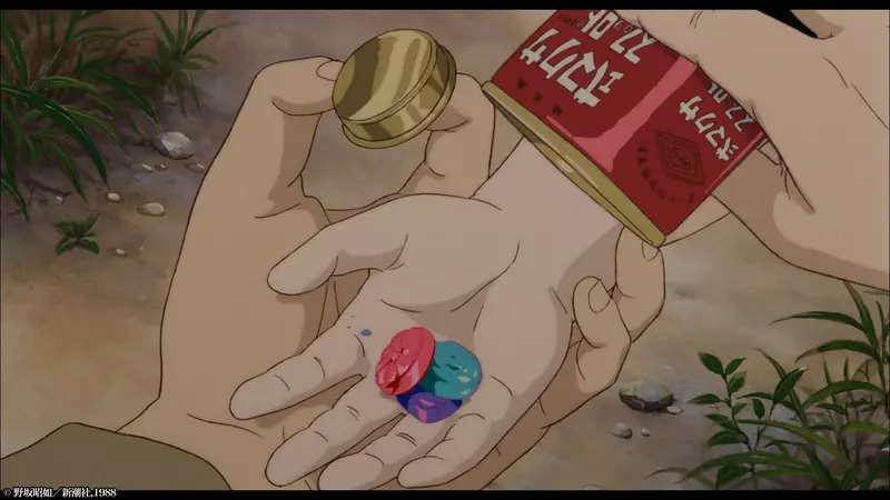 《螢火蟲之墓》糖果罐裝的白色物體是什麼?這一幕要看兩次以上才會懂? 《螢火蟲之墓》糖果罐裝的白色物體是什麼?這一幕要看兩次以上才會懂?