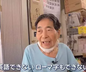 《日本爆紅粗點心批發商》各國觀光客都跑來買伴手禮 84歲老闆娘不會英文照樣可以做生意
