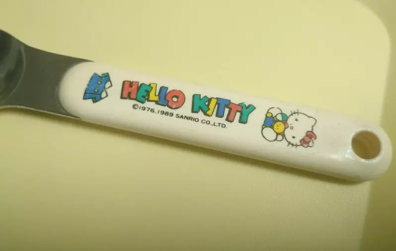 《老家的餐具》日本網友回家看到超懷念 每個人家中至少都有一支動漫餐具？