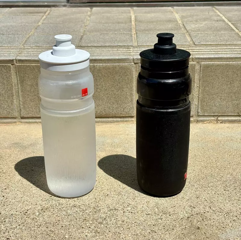 《水壺保溫效果研究》黑色和透明會差多少呢？裝冰水放在太陽底下實測80分鐘⋯⋯