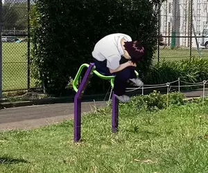 《真嗣快坐上去》超像EVA初號機的公園遊具 聲優緒方惠美引爆惡搞熱潮