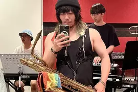 《生平第一次穿吊嘎》36歲的他超級不習慣 沒了袖子才體會到袖子的重要 《生平第一次穿吊嘎》36歲的他超級不習慣 沒了袖子才體會到袖子的重要