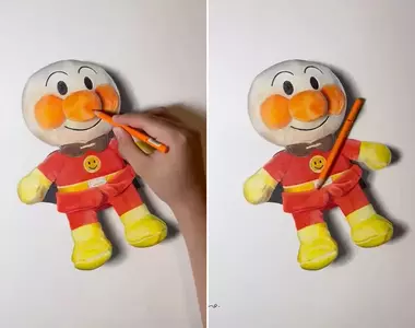 《麵包超人》超逼真色鉛筆畫 看似真實的絨毛玩偶其實是平面的繪畫作品