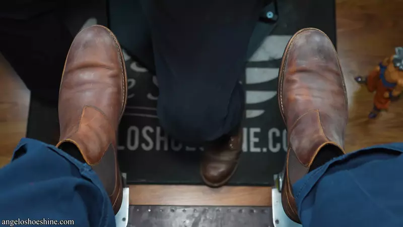 根本停不下來的擦鞋頻道《Angelo Shoe Shine》靜靜的看著這一切感覺也挺紓壓的 根本停不下來的擦鞋頻道《Angelo Shoe Shine》靜靜的看著這一切感覺也挺紓壓的