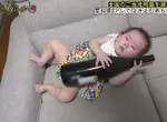 日本節目調查《超愛一升瓶的寶寶》出生八個月大的孩子只要抱著酒瓶就不會哭