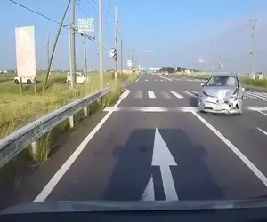 《詭異行車紀錄器》日本網友分享車禍影片 錄到神秘尖叫聲嚇壞大家了