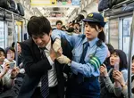 電車痴漢對一名女性鹹豬手 想不到逃亡過程還被該女子反殺制伏