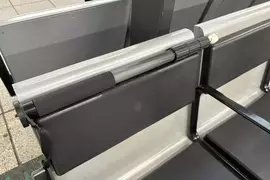 《單腳架忘在車站了》經過一整天都沒人發現 他親自回去找驚覺真的不能怪人家 《單腳架忘在車站了》經過一整天都沒人發現 他親自回去找驚覺真的不能怪人家