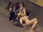 新宿歌舞伎町被拍到的謎之三人組 畫面太美反而成為了網友惡搞創作對象