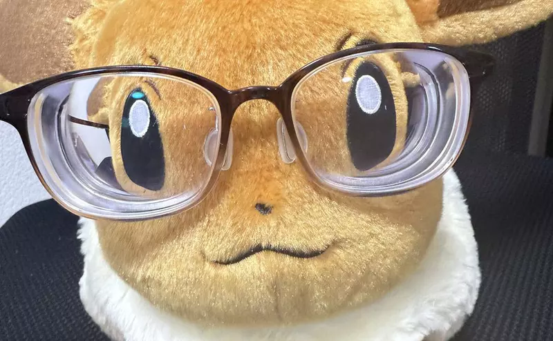 《寶可夢戴眼鏡》眼科醫生不懂女大學生為什麼堅持戴隱眼 因為無法接受眼睛變小嗎？