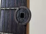 《用銅錢彈吉他的人》其實出乎意料地好彈？要跟布萊恩梅對抗就靠這招了