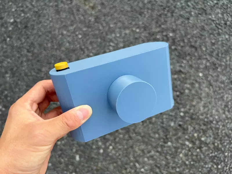 《回憶照相機》看似沒有鏡頭的玩具 竟然是能夠看到過去景象的秘密道具？