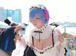 人氣Coser《すずら》的周刊寫真初體驗 大膽的展示第一次的泳裝和內衣打扮