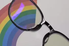 《抗藍光眼鏡》以畫畫為業的人該不該配戴？插畫家與漫畫家展開議論