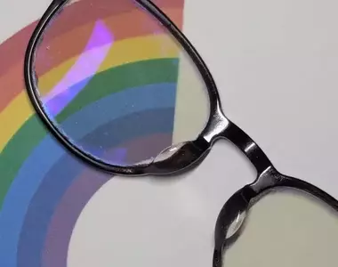 《抗藍光眼鏡》以畫畫為業的人該不該配戴？插畫家與漫畫家展開議論