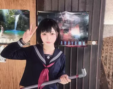 《沉默之丘f》coser不但打扮成深水雛子,而且還進行了一場聖地巡禮超還原