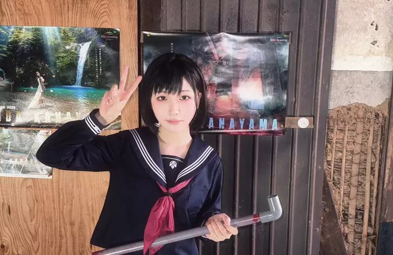 《沉默之丘f》coser不但打扮成深水雛子，而且還進行了一場聖地巡禮超還原